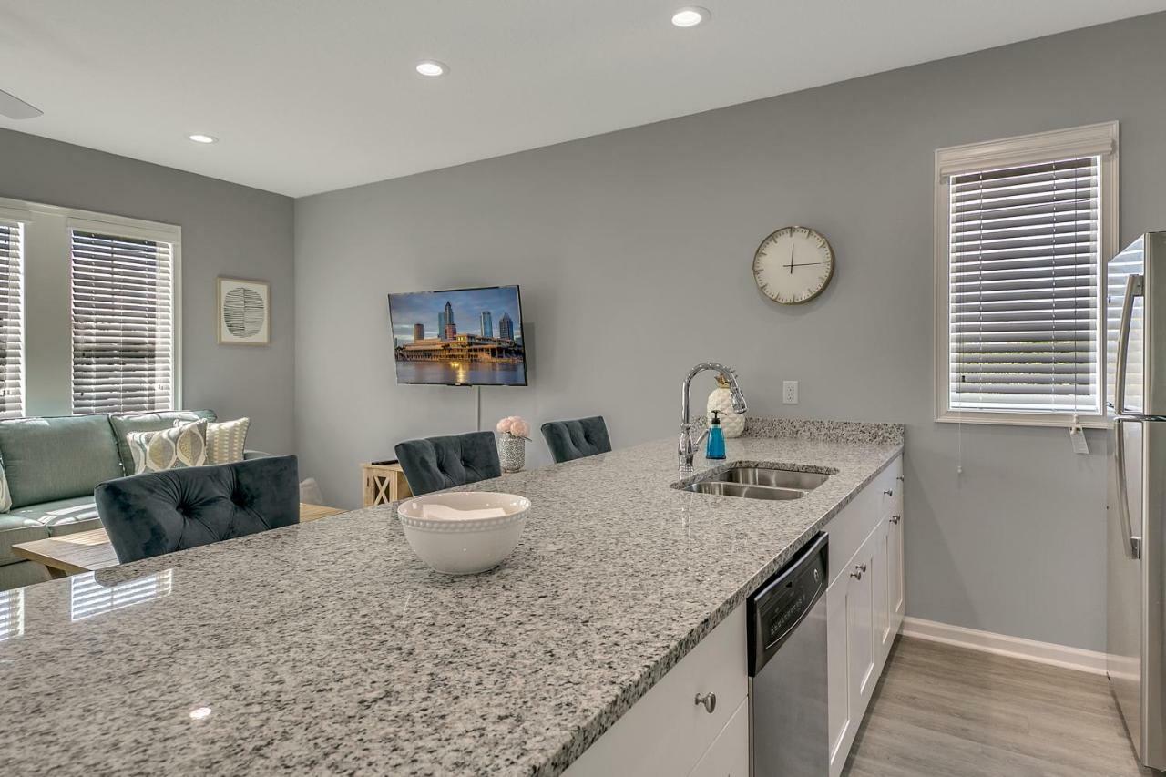 New 3/2 Duplex Minutes From Heart Of Tampa -Unit B Lägenhet Exteriör bild