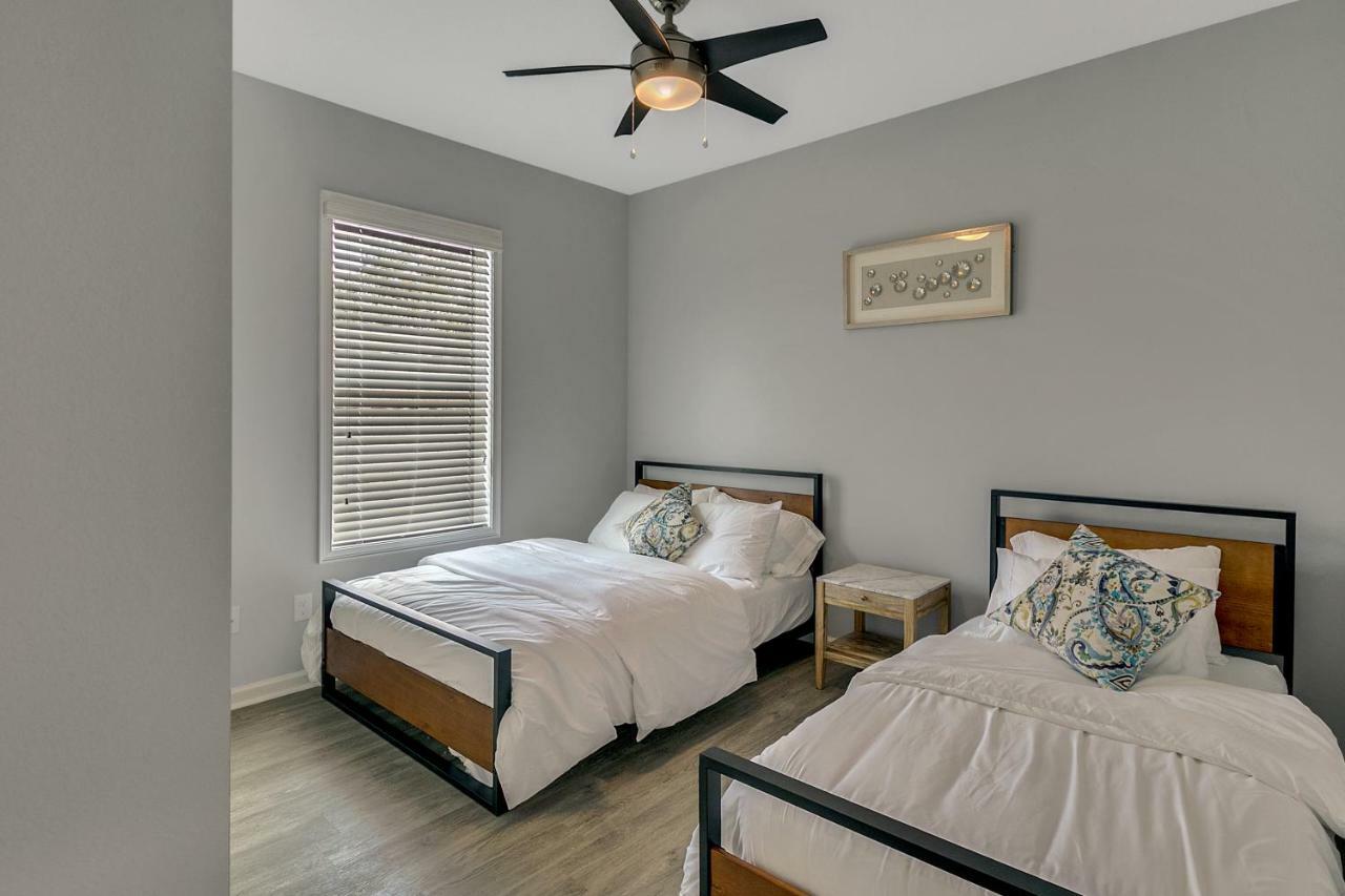 New 3/2 Duplex Minutes From Heart Of Tampa -Unit B Lägenhet Exteriör bild